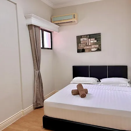 Penthouse Vacation Home Marina Court 5 Bedrooms Kota Kinabalu 15Pax Exterior photo