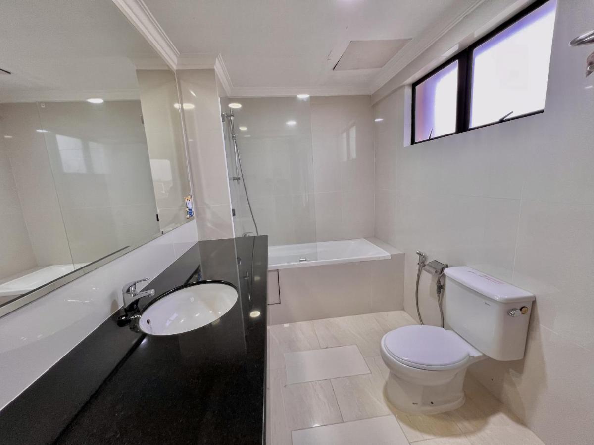 Penthouse Vacation Marina Court 5 Bedrooms 15pax Apartment