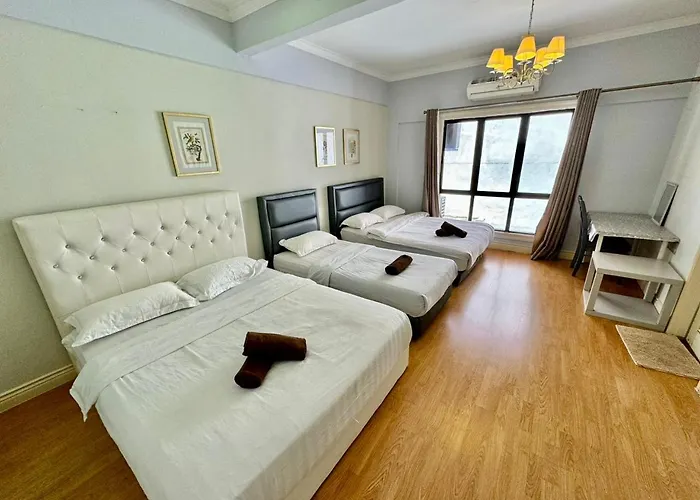 Penthouse Vacation Home Marina Court 5 Bedrooms Kota Kinabalu 15Pax
