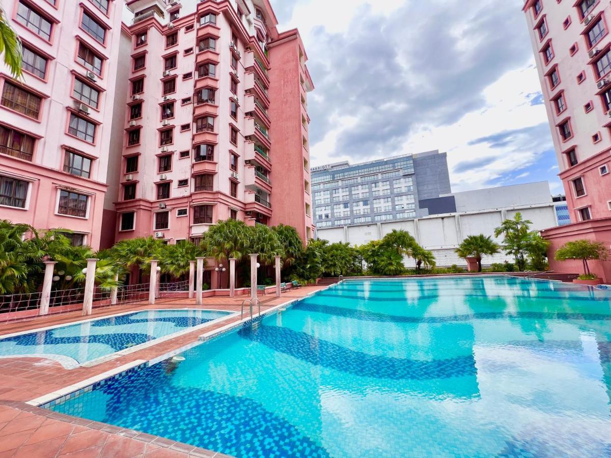 Penthouse Vacation Marina Court 5 Bedrooms 15pax Apartment