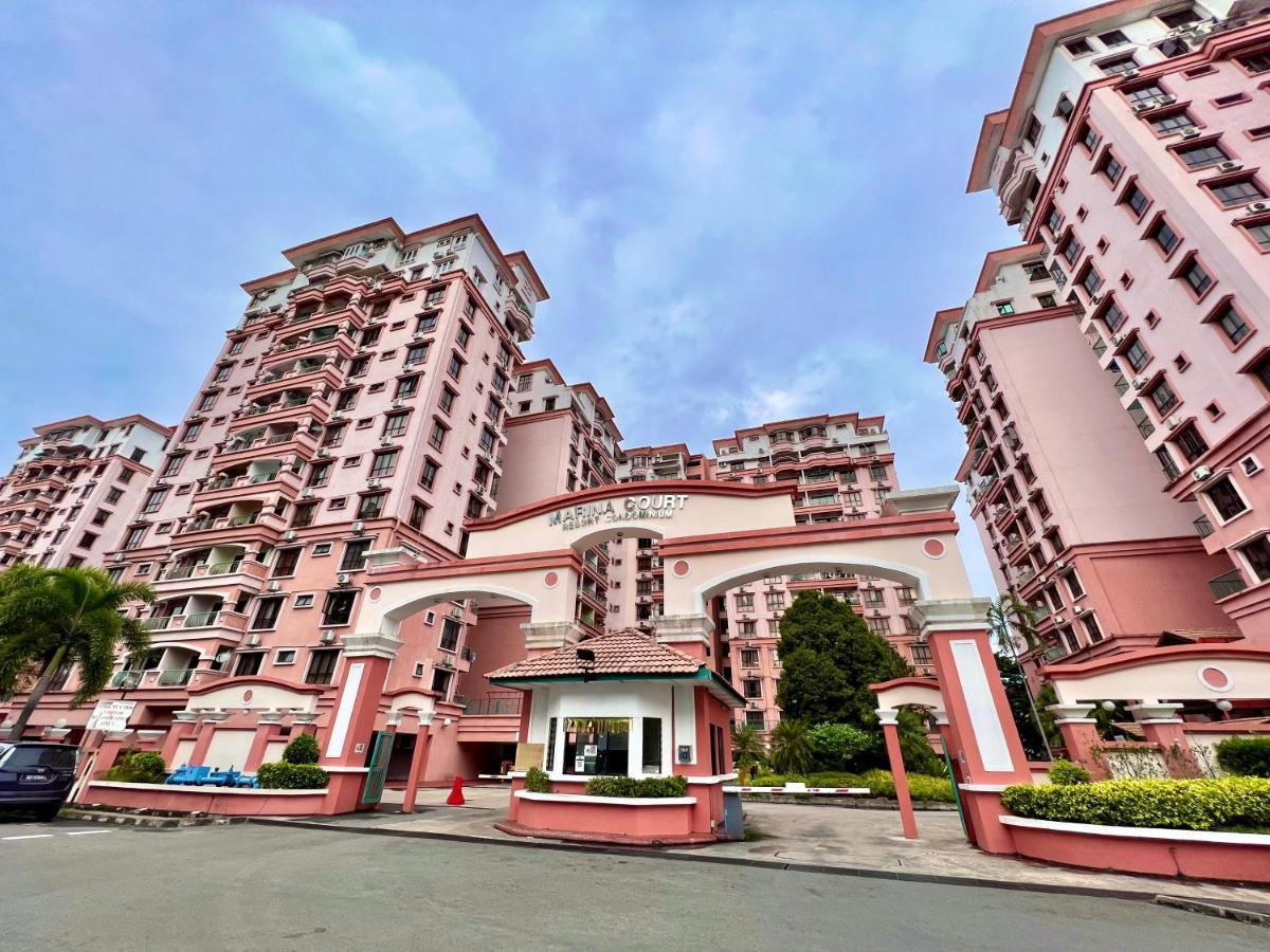 Penthouse Vacation Marina Court 5 Bedrooms 15pax * Kota Kinabalu